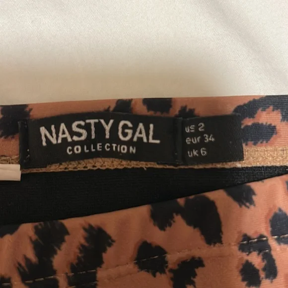 Bikini - Picture 2 of 2